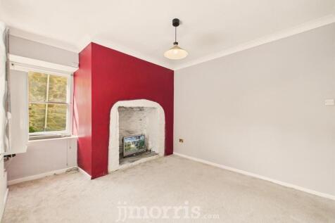 Bedroom 2/Dining Room