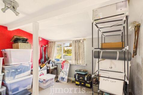CAM02122G0-PR0379-STILL026.jpg