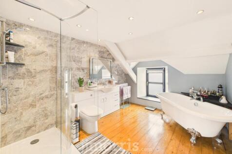 En Suite Bathroom