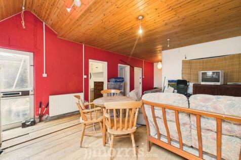 Living Room/Kithcen/Bedroom