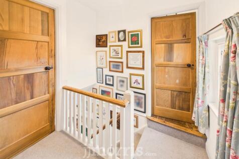 Landing (Split Level)