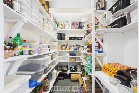 Walk in Pantry