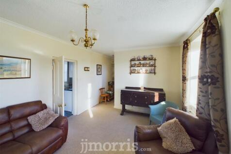 CAM02121G0-PR0110-STILL005.jpg