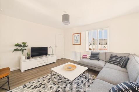 Lounge Area (Open Plan)