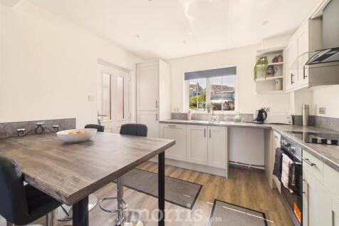 Kitchen Area (Open Plan)