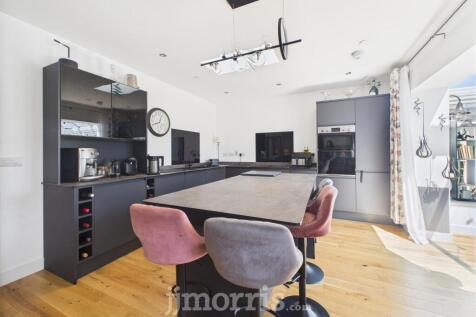 Kitchen/Breakfast Area (Open Plan)