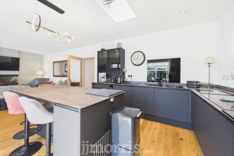 Kitchen/Breakfast Area (Open Plan)