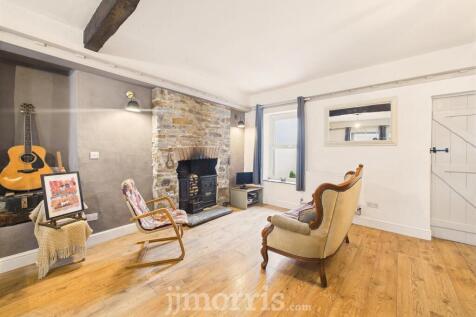 Lounge/Dining Area