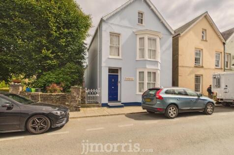 CAM02121G0-PR0190-STILL036.jpg