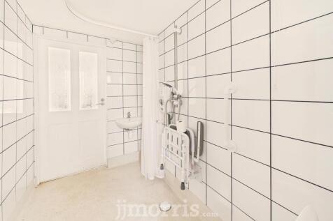 WET ROOM