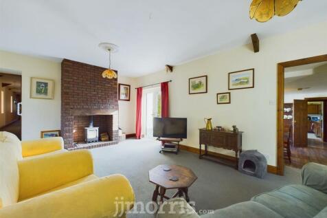 CAM01583G0-PR0197-STILL004.jpg