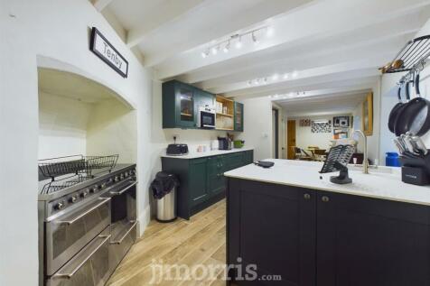 CAM01583G0-PR0210-STILL007.jpg