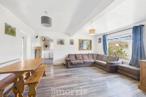 Lounge / Dining Room