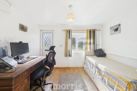 Bedroom 4/ Office