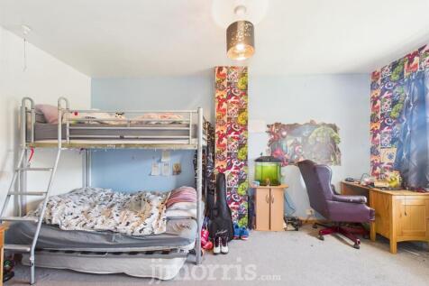 CAM01583G0-PR0241-STILL019.jpg