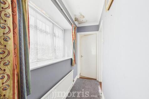 CAM02878G0-PR0009-STILL004.jpg