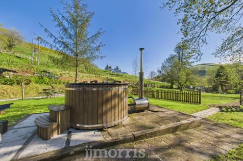 CAM02878G0-PR0017-STILL014.jpg