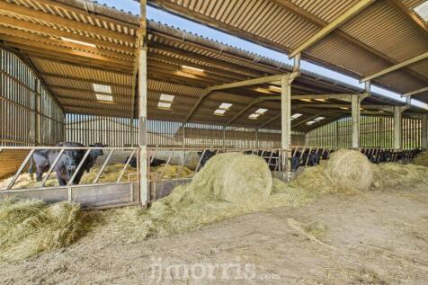 Modern Farm Buildings
