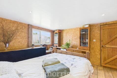 CAM02878G0-PR0022-STILL008.jpg