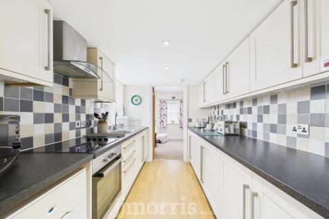 CAM02878G0-PR0032-STILL005.jpg