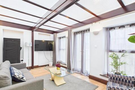 Living / Sun Room