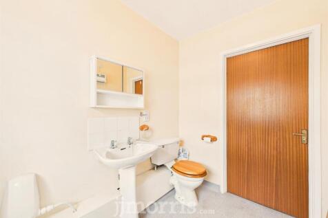 CAM02878G0-PR0079-STILL009.jpg