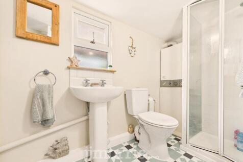 Utility/Shower Room