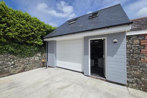 Garage/Workshop