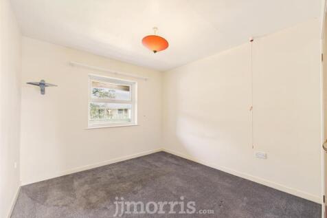 CAM02878G0-PR0038-STILL002.jpg