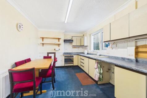 CAM01583G0-PR0244-STILL010.jpg