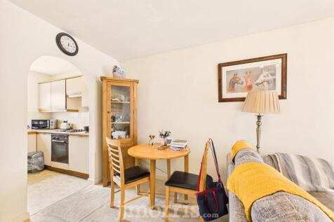 CAM02878G0-PR0047-STILL006.jpg