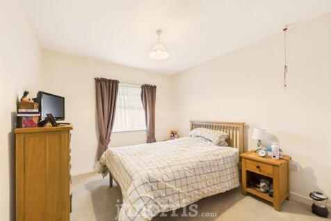 CAM02878G0-PR0047-STILL003.jpg