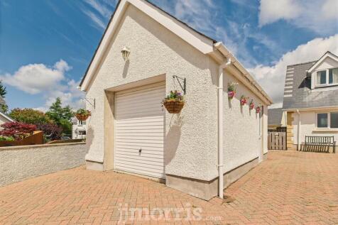 Detached Garage