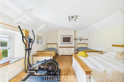 CAM02878G0-PR0023-STILL019 - Copy.jpg