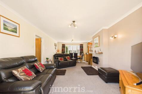 CAM02878G0-PR0053-STILL017.jpg