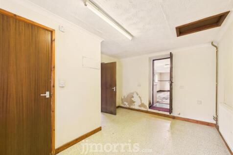 CAM02878G0-PR0068-STILL017.jpg