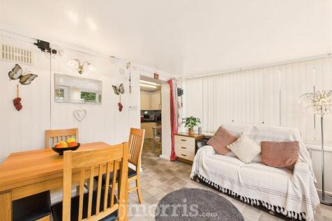 CAM02878G0-PR0070-STILL005.jpg