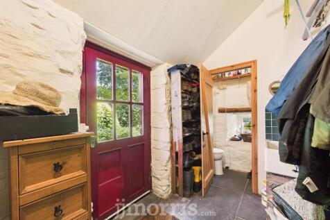 CAM02878G0-PR0076-STILL002.jpg