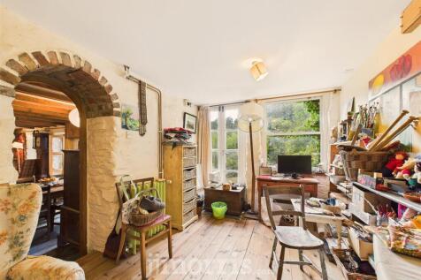 Study/Bedroom 5