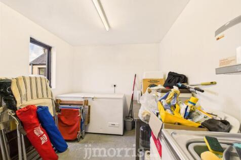 CAM02878G0-PR0074-STILL037.jpg