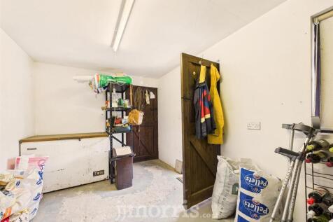 CAM02878G0-PR0074-STILL038.jpg