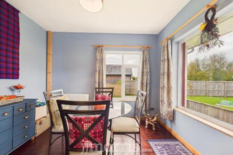 Bedroom 4 / Dining Room / Play Room