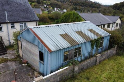 Detached Garage &amp; Workshop