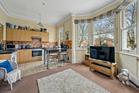 Flat 3 - Reception