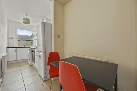 Batoum Gardens - Kitchen.JPG