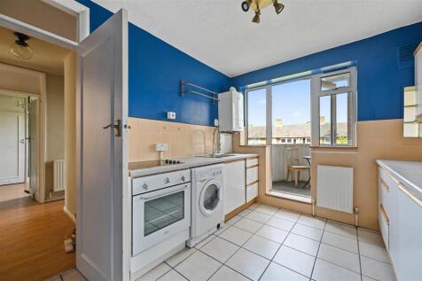 FB -  Ashchurch Park Villas - KitchenA3 (1).JPG