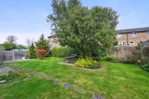 FB - Ashchurch Park Villas - Comm Garden1 (1).JPG