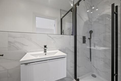 Bloemfontein Road - EnsuiteA1 (1).JPG