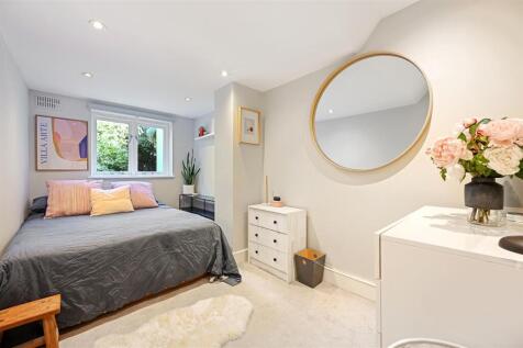 Stanlake Villas - Bedroom3 (1).JPG
