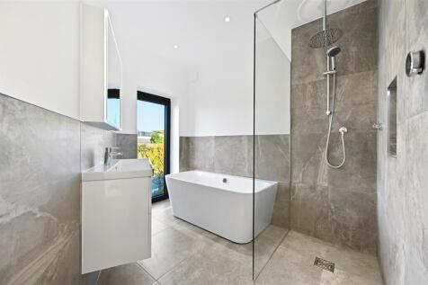 Poplar Grove - Ensuite3 (1).JPG